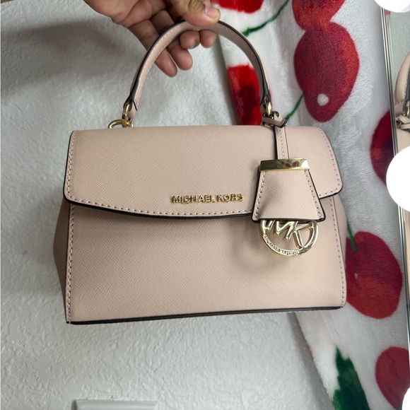 Michael Kors Blush Satchel - Picture 1 of 1